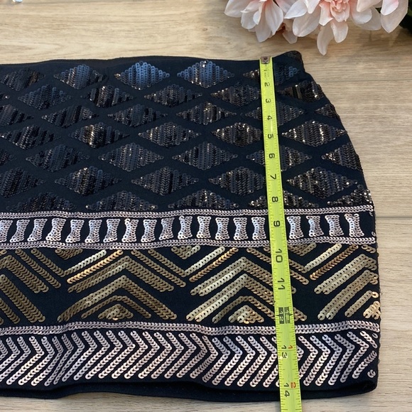 Express Sequin Mini Skirt - Picture 8 of 9